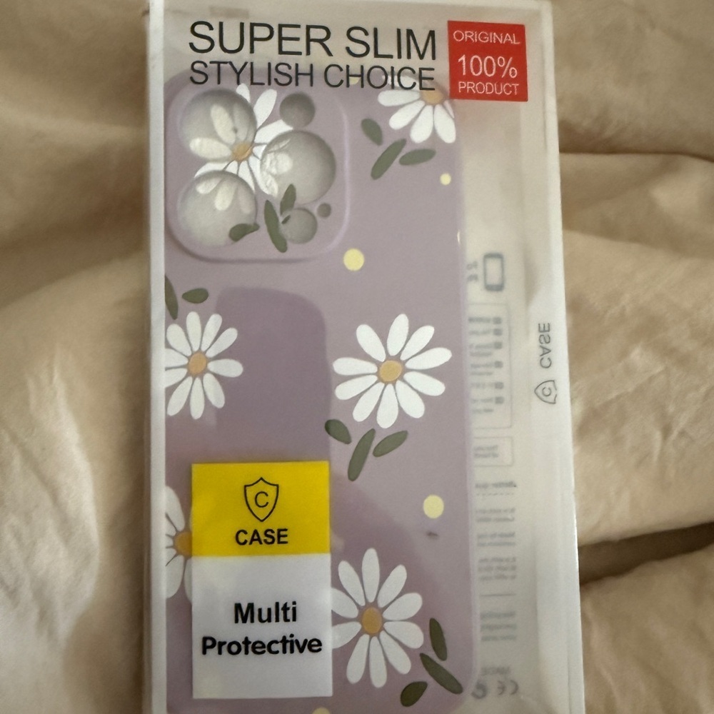 New in box iPhone 15 pro case. Cute!🩷